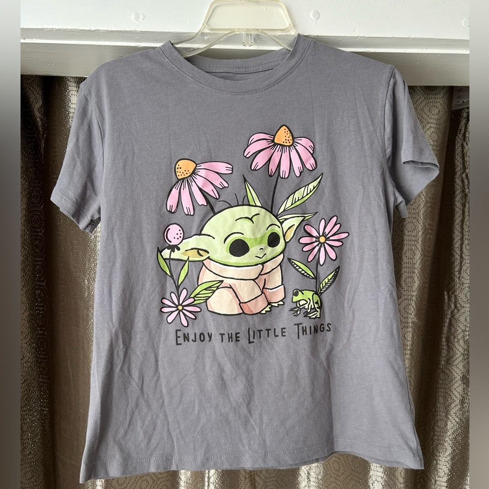 Star Wars Grogu short sleeve t-shirt size M